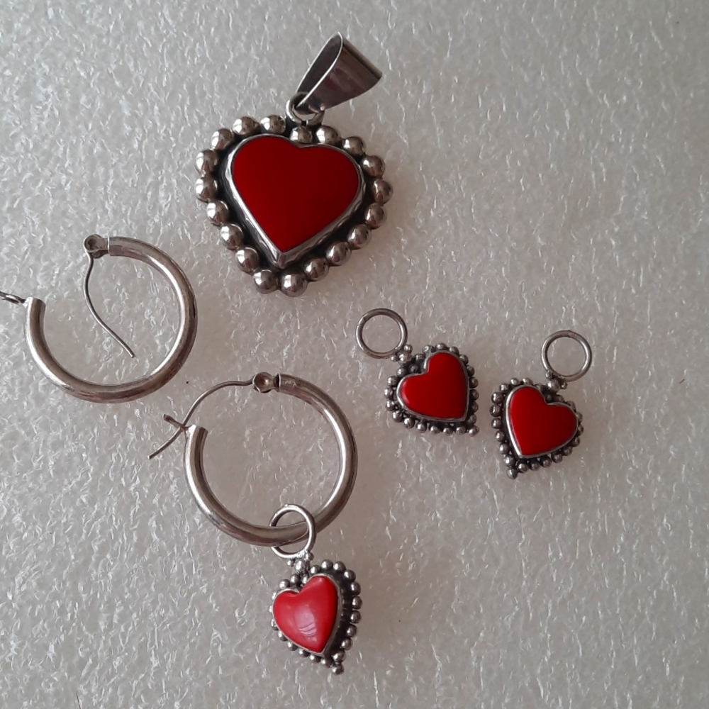 Necklace earrings